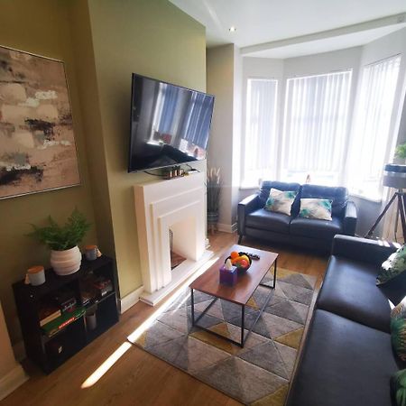 הוילה בלפסט 2Br Cozy Duplex מראה חיצוני תמונה