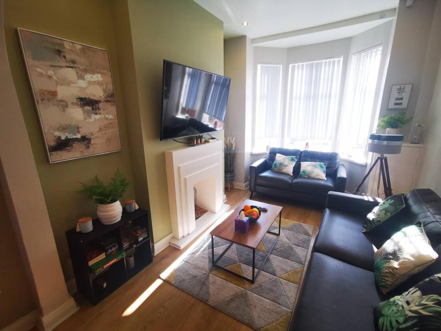 הוילה בלפסט 2Br Cozy Duplex מראה חיצוני תמונה