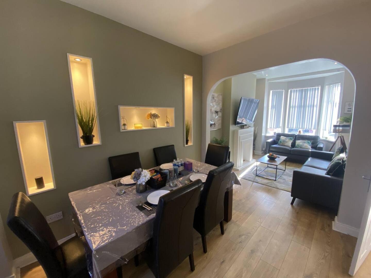 הוילה בלפסט 2Br Cozy Duplex מראה חיצוני תמונה