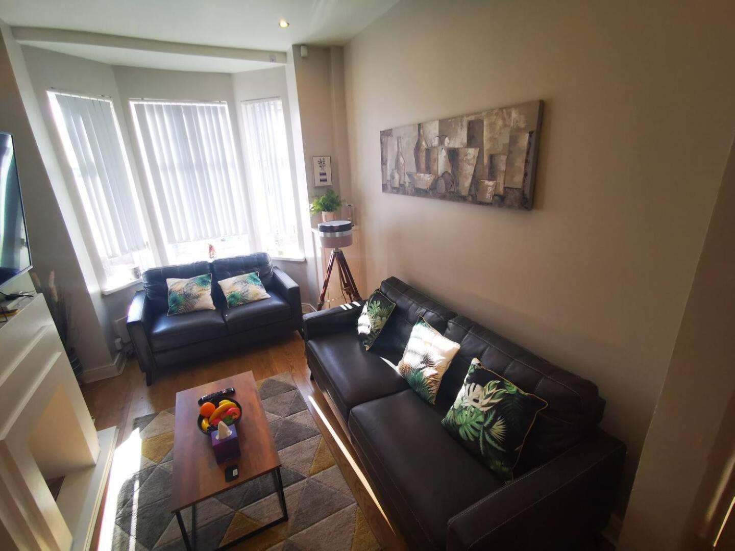 הוילה בלפסט 2Br Cozy Duplex מראה חיצוני תמונה