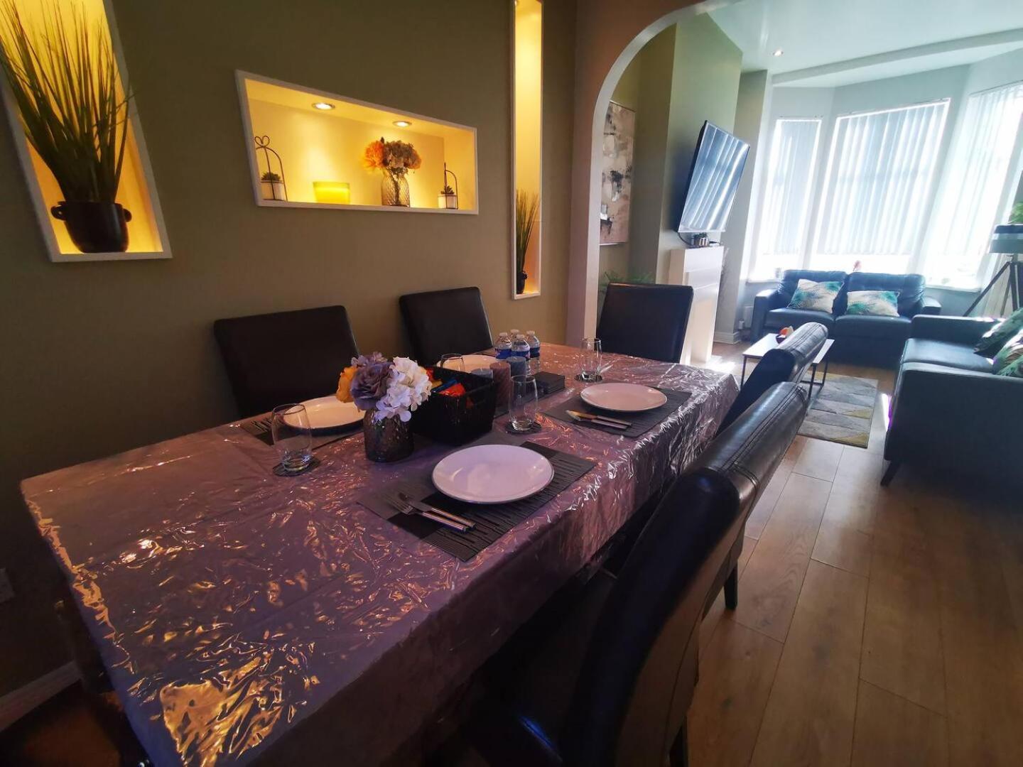 הוילה בלפסט 2Br Cozy Duplex מראה חיצוני תמונה