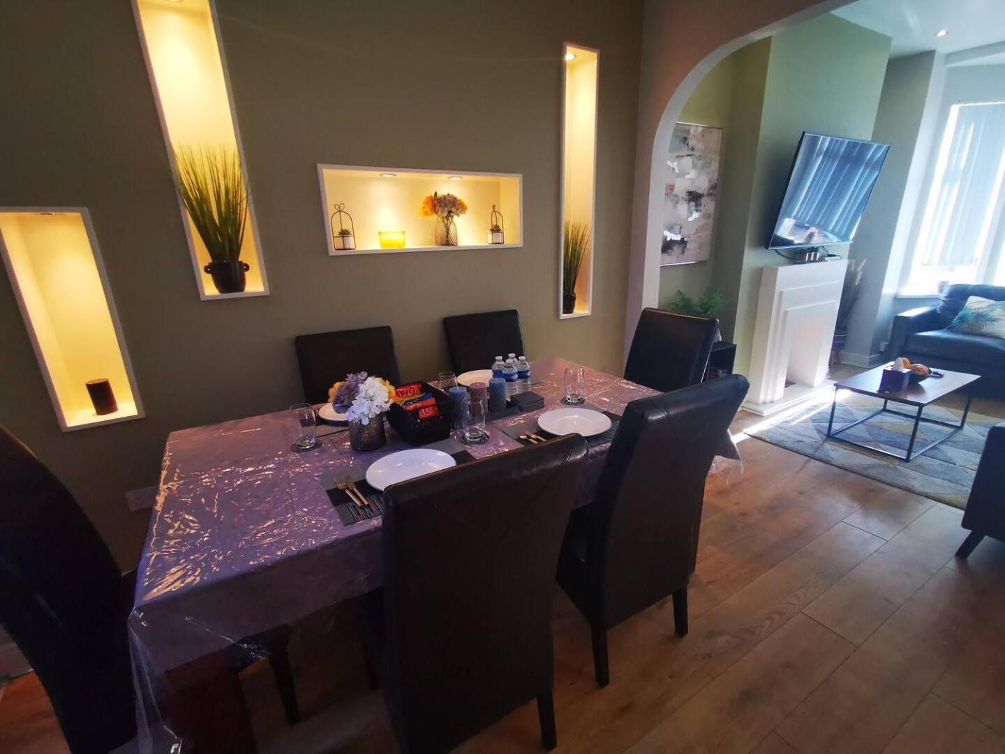 הוילה בלפסט 2Br Cozy Duplex מראה חיצוני תמונה